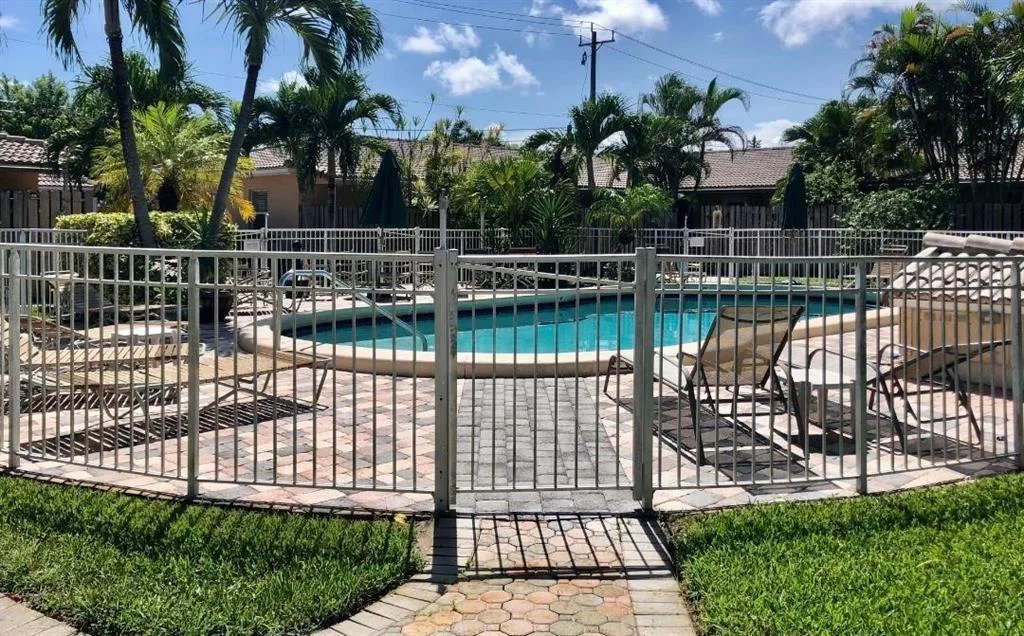 736 NE 13TH Court # 17, Fort Lauderdale, FL 33304 photo 2
