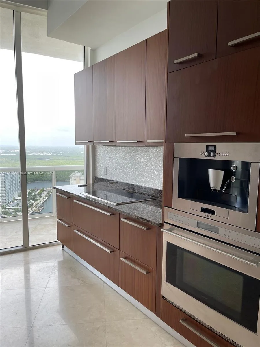 15901 Collins Ave # 3405, Sunny Isles Beach, FL 33160 photo 5
