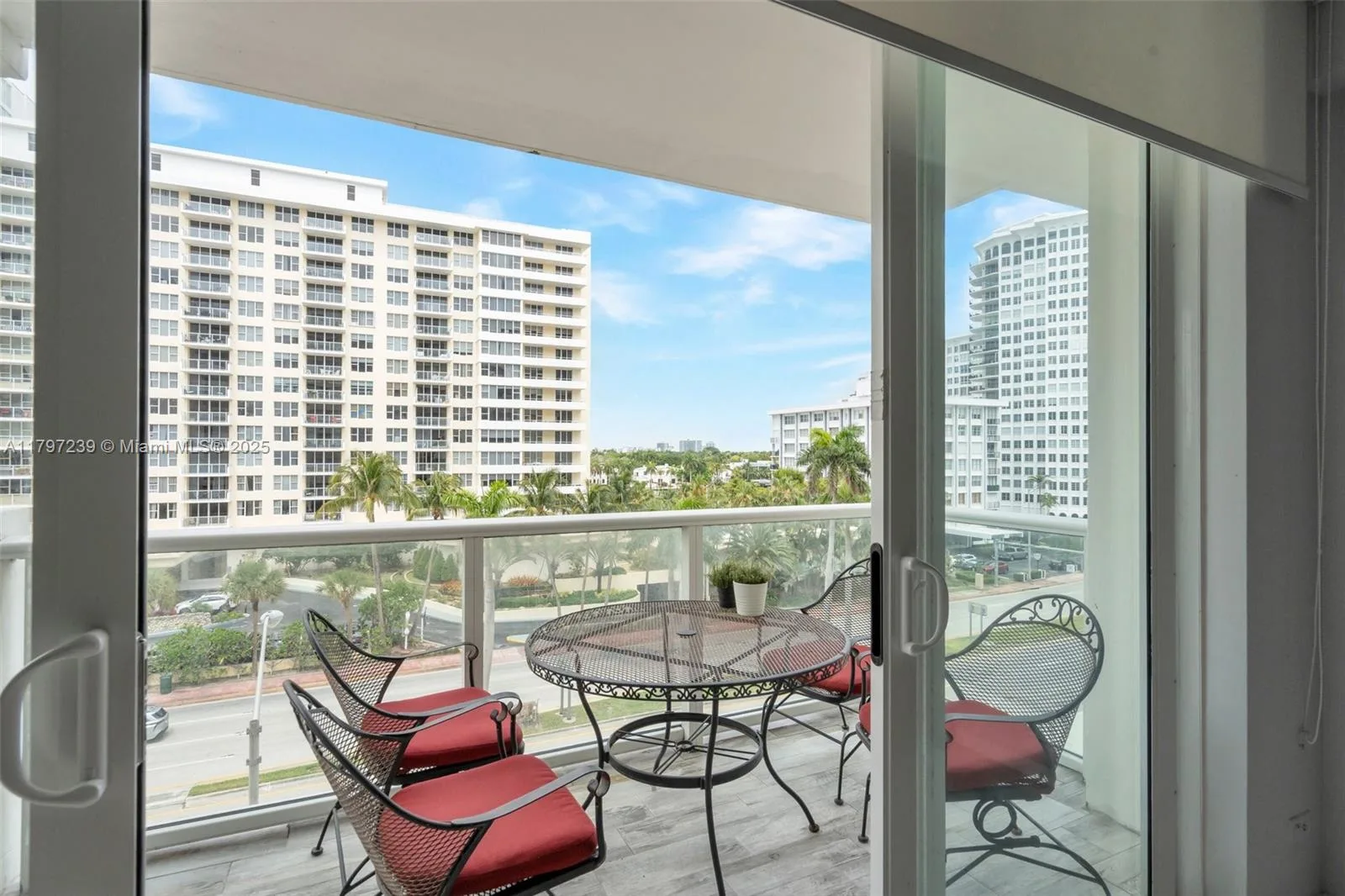 5601 Collins Ave # 615, Miami Beach, FL 33140 photo 2