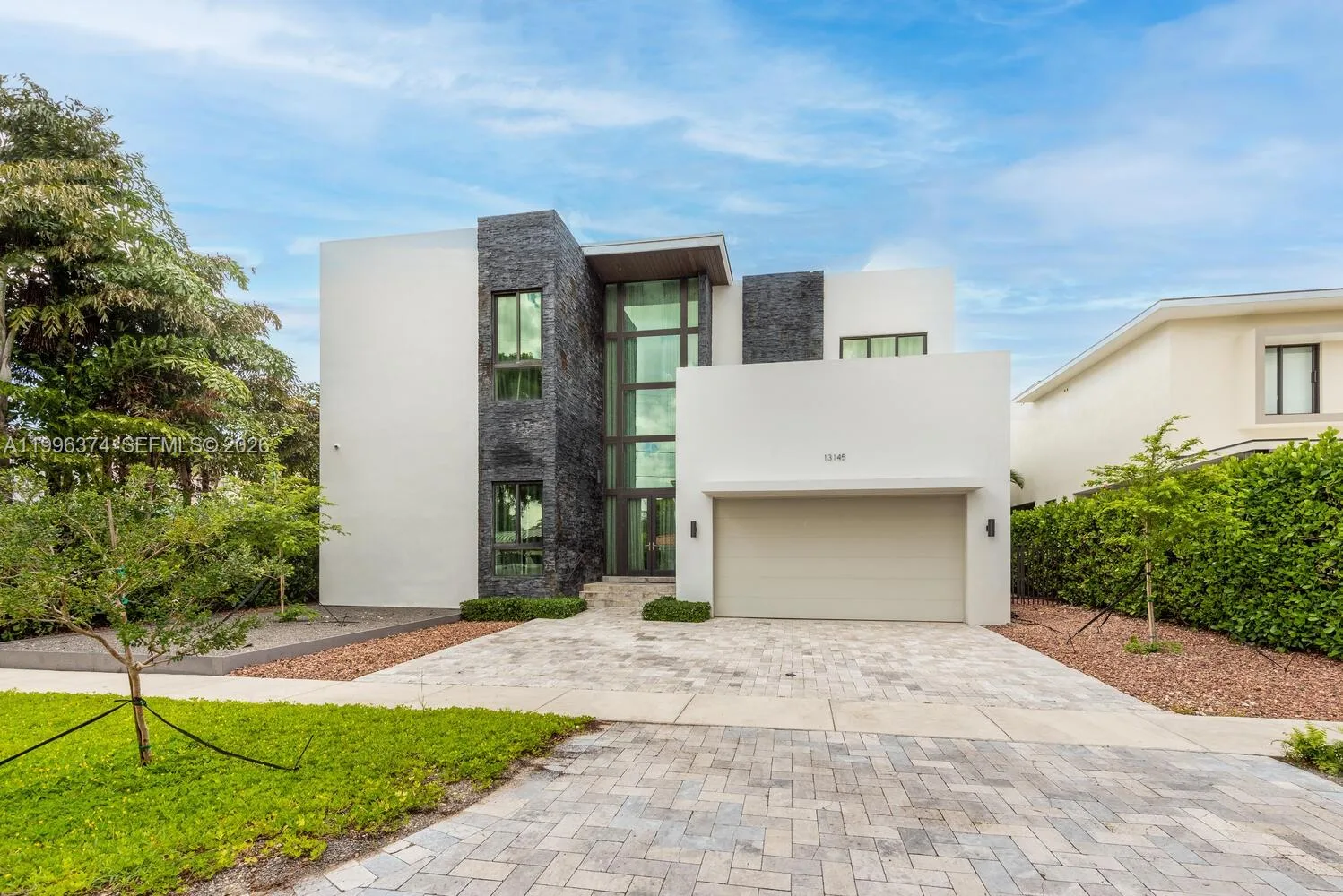 13145 Coronado Ln, North Miami, FL 33181 photo 2
