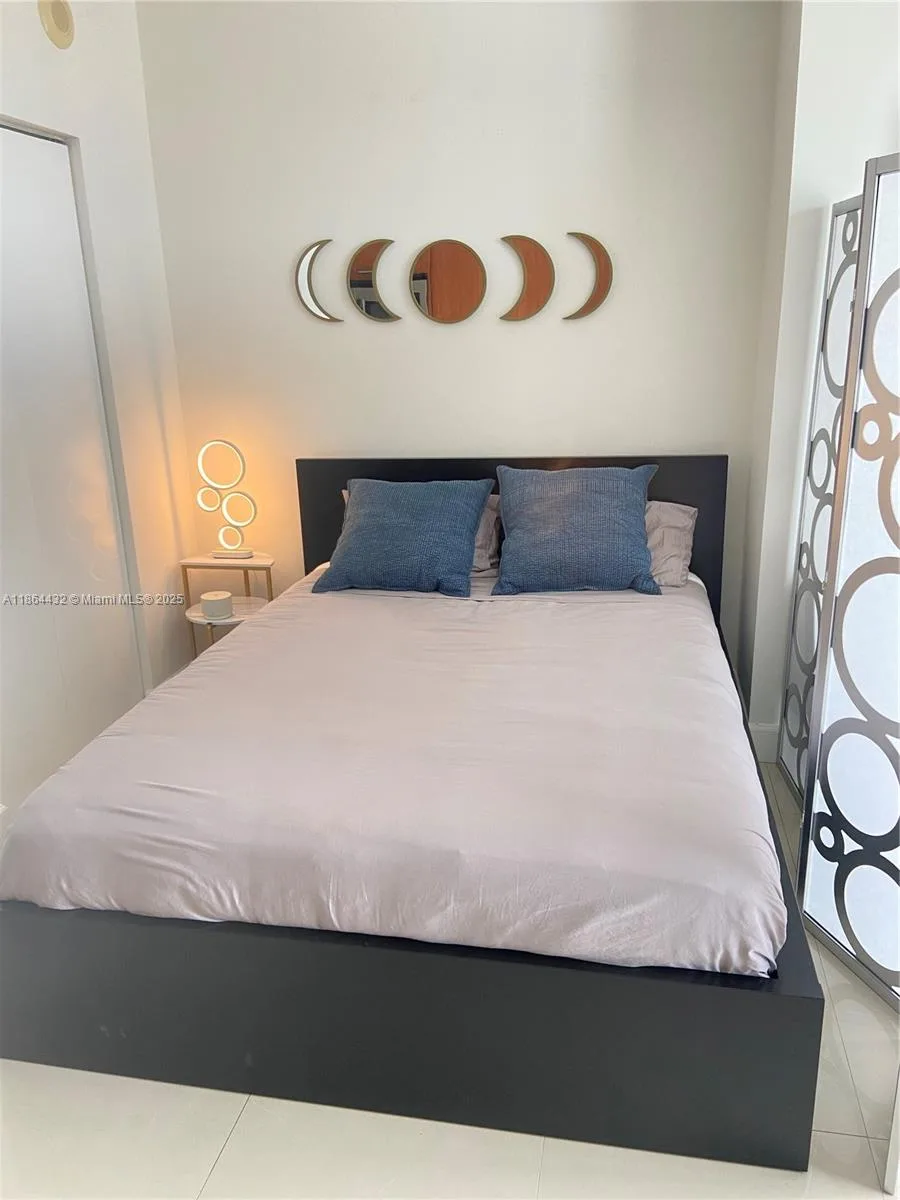 185 SW 7th St # 3206, Miami, FL 33130 photo 4