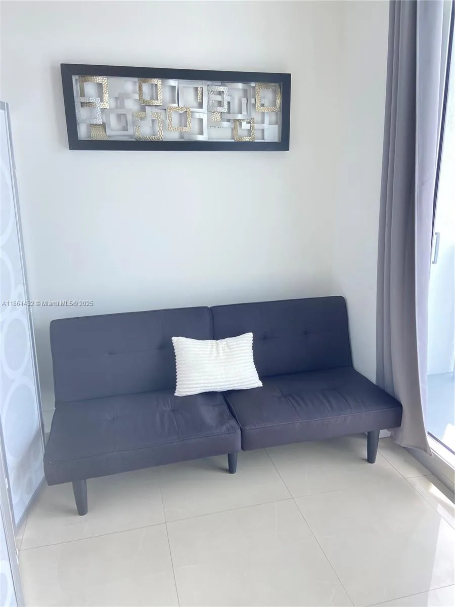 185 SW 7th St # 3206, Miami, FL 33130 photo 5