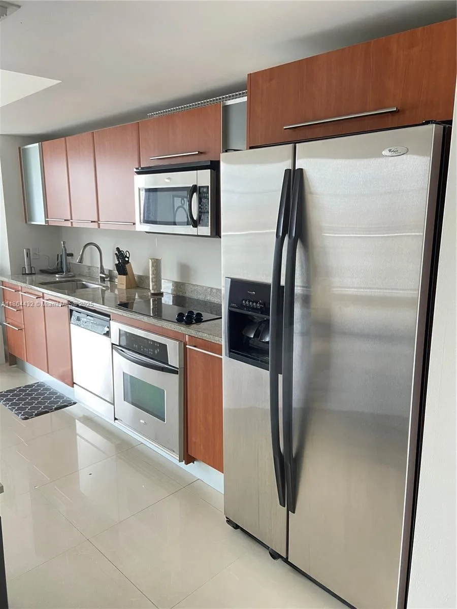 185 SW 7th St # 3206, Miami, FL 33130 photo 6