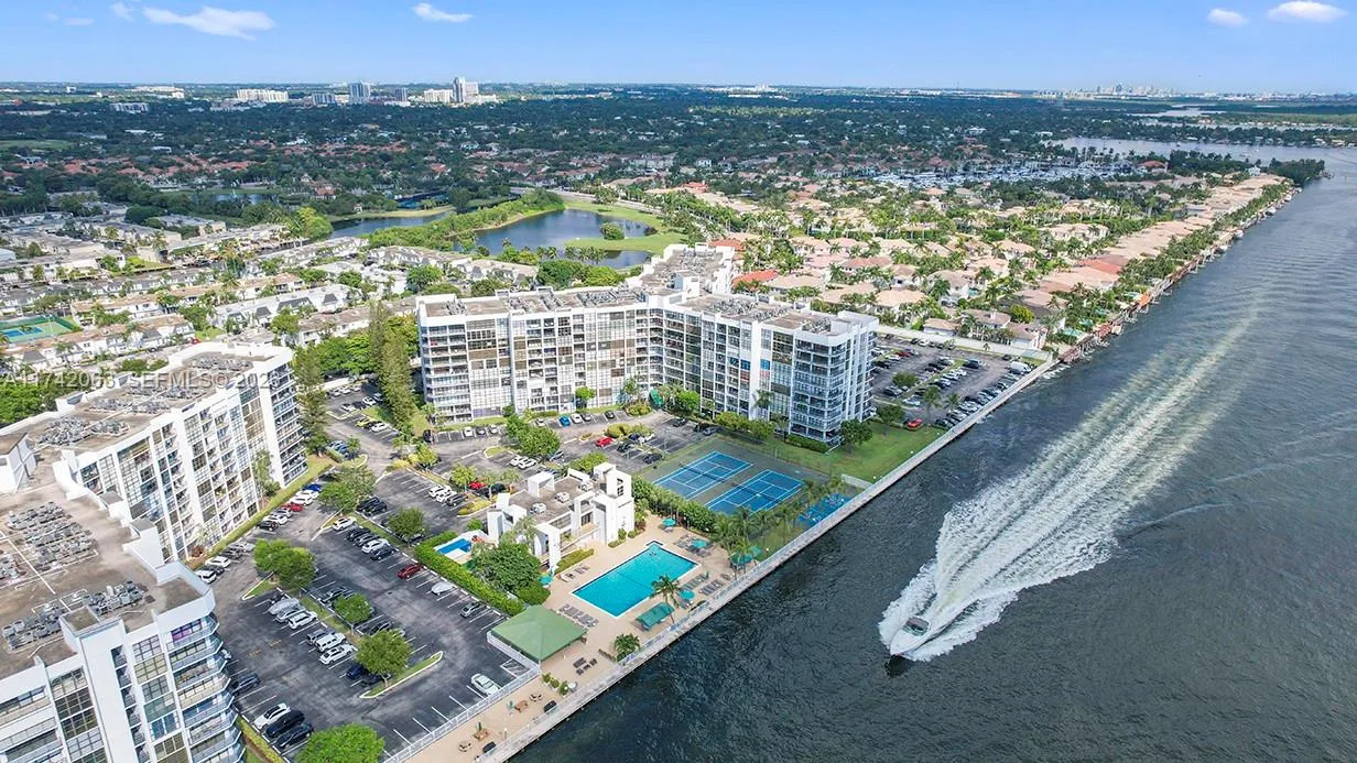 800 Parkview Dr # 909, Hallandale Beach, FL 33009 — zdjęcie 2