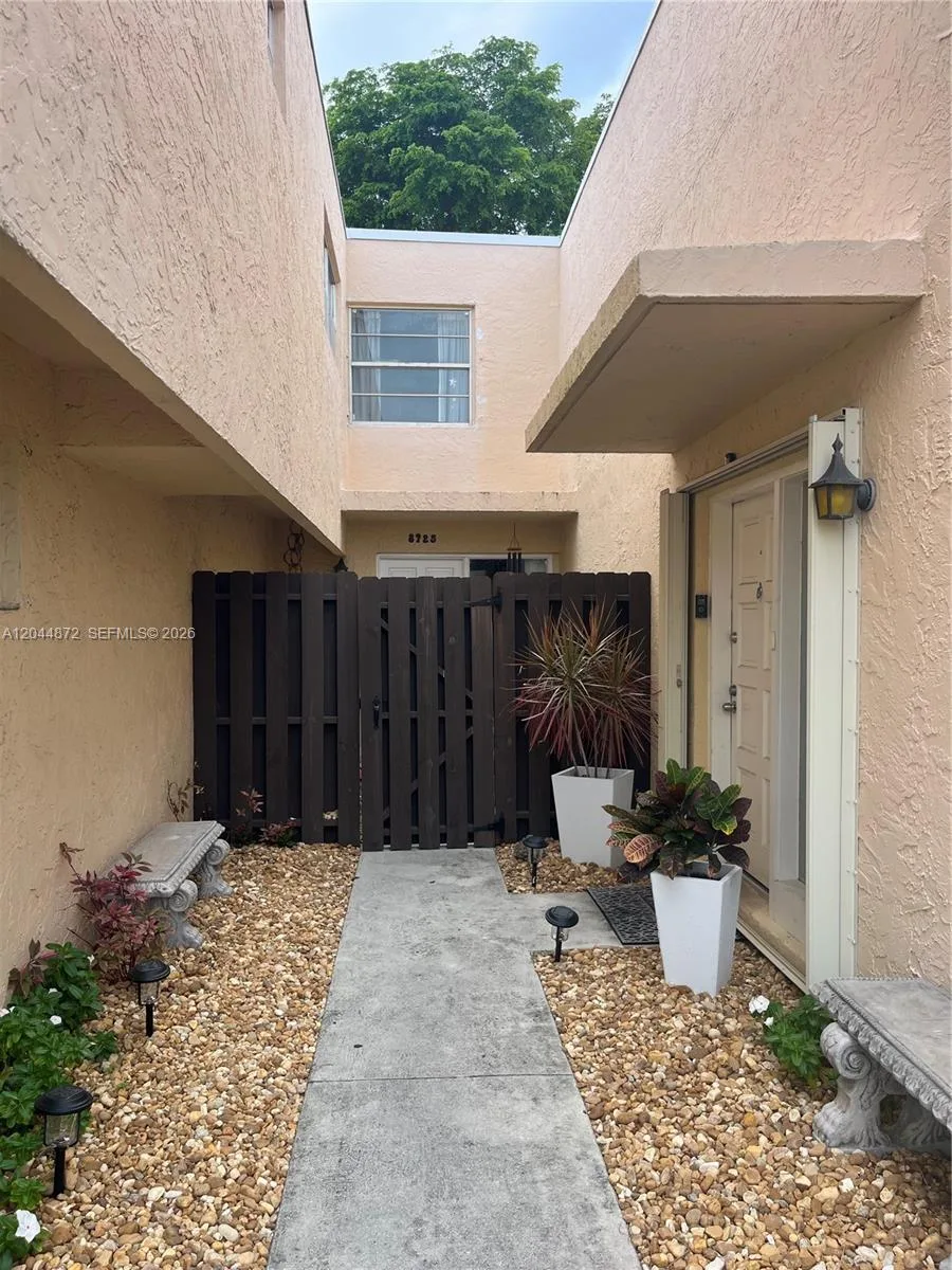 8925 NE 4 AVENUE RD # 8925, Miami Shores, FL 33138