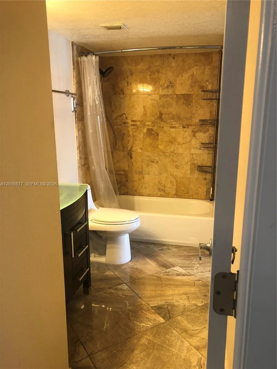 9350 Fontainebleau Blvd # 204, Miami, FL 33172 photo 13