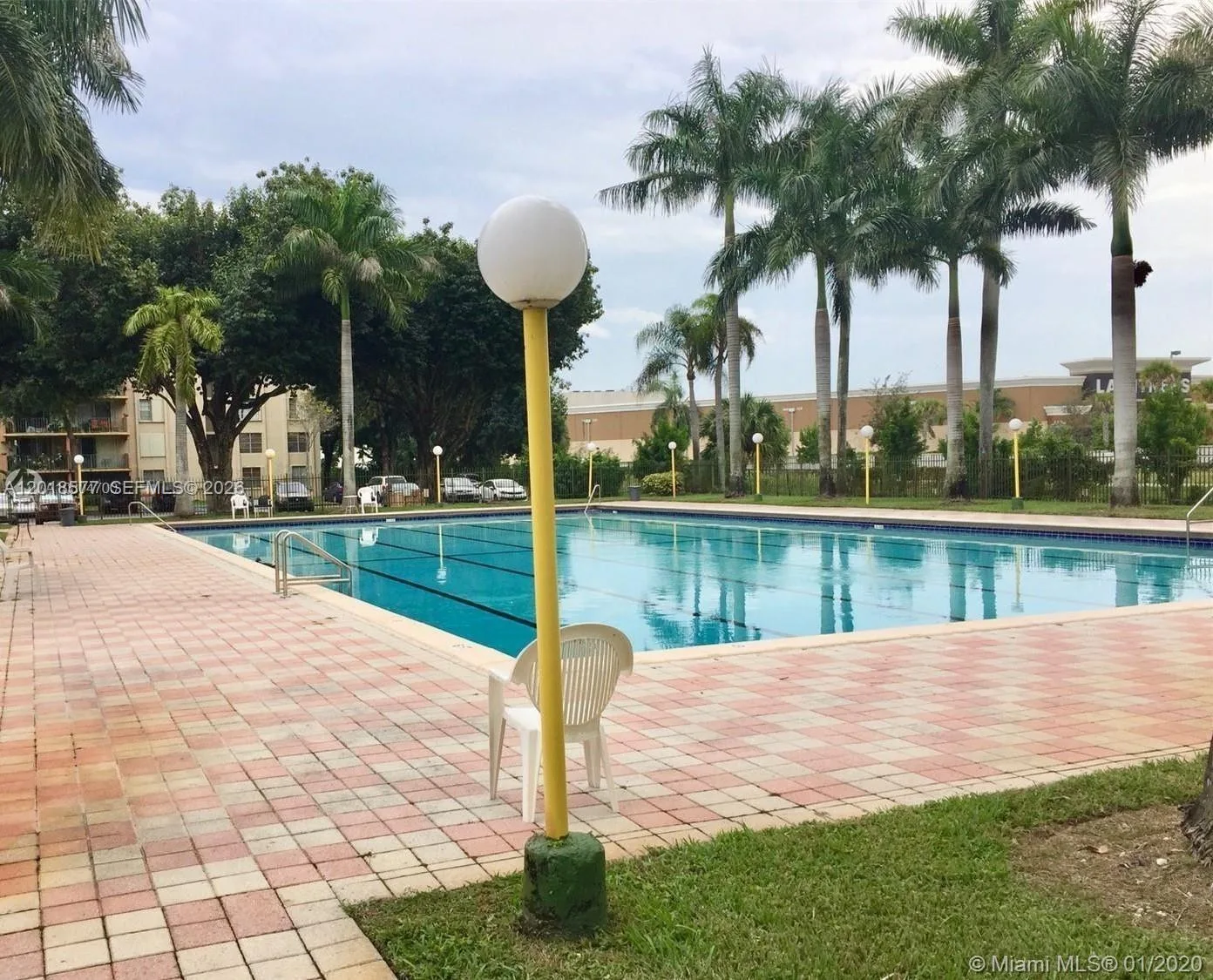 9350 Fontainebleau Blvd # 204, Miami, FL 33172 photo 4