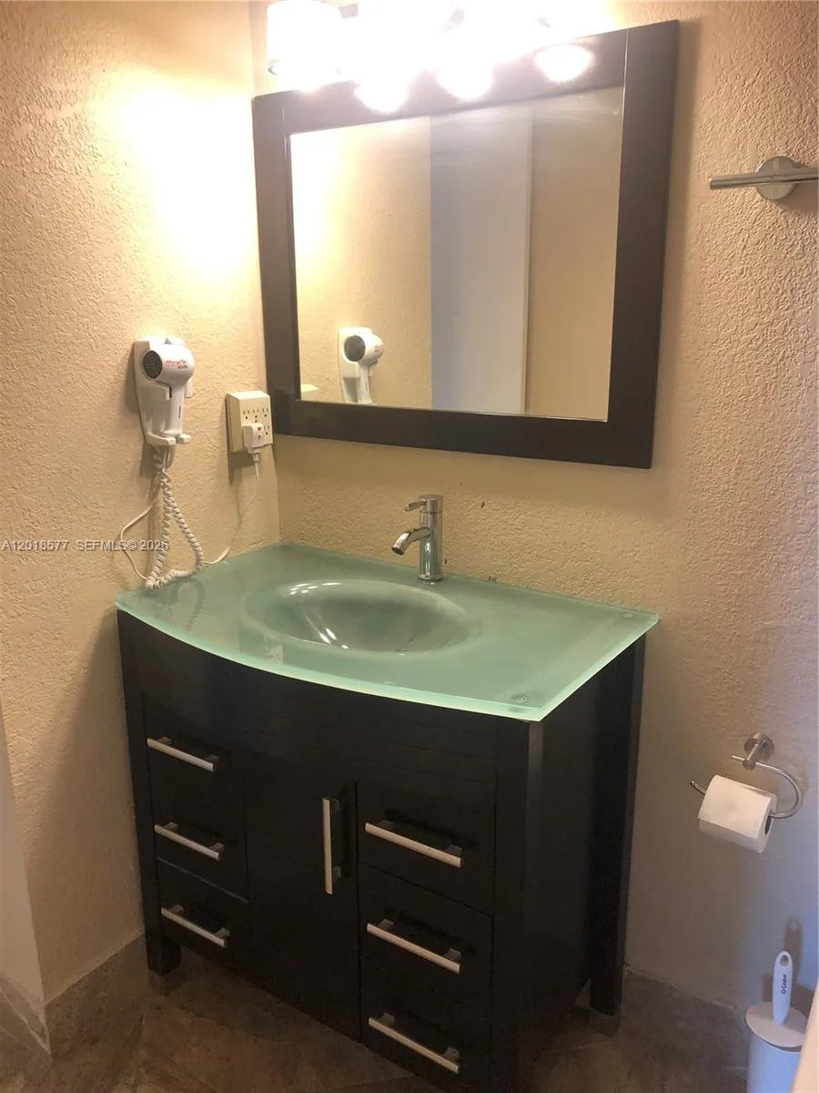 9350 Fontainebleau Blvd # 204, Miami, FL 33172 photo 6