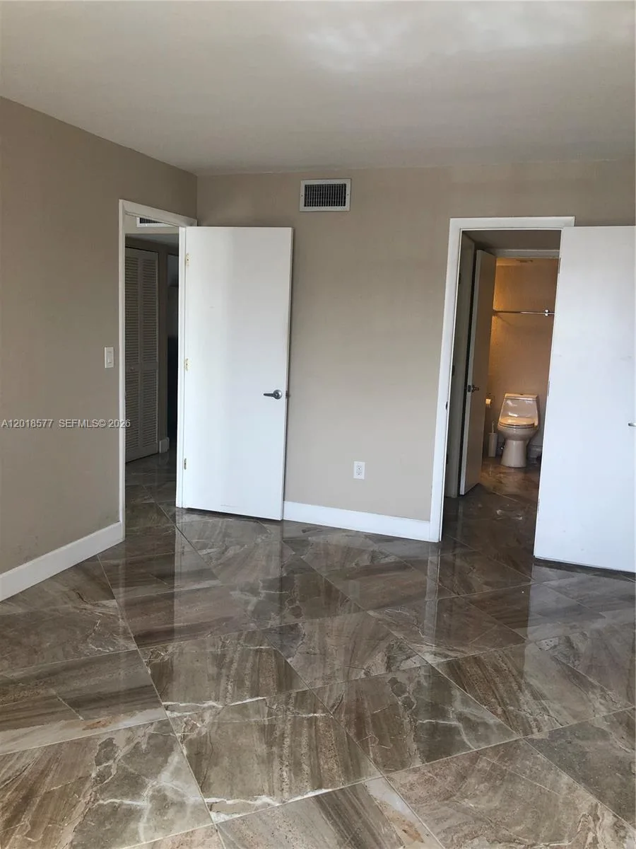 9350 Fontainebleau Blvd # 204, Miami, FL 33172 photo 9