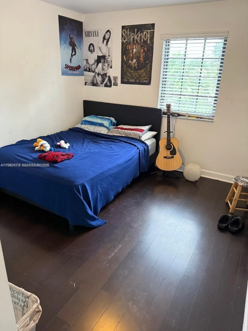 424 NE 194th Ter, Miami, FL 33179 photo 8