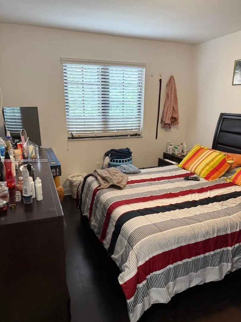 424 NE 194th Ter, Miami, FL 33179 photo 9
