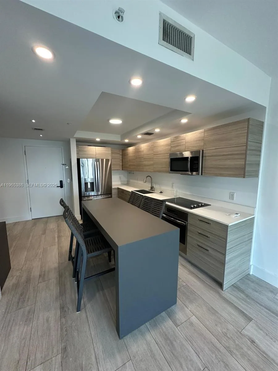 121 NE 34th St # 1505, Miami, FL 33137 photo 3