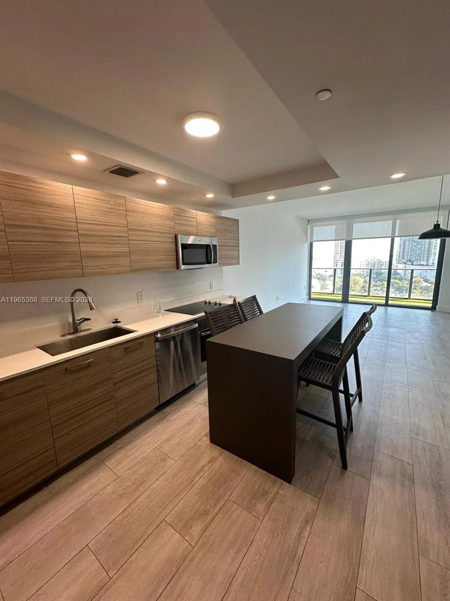 121 NE 34th St # 1505, Miami, FL 33137 photo 4