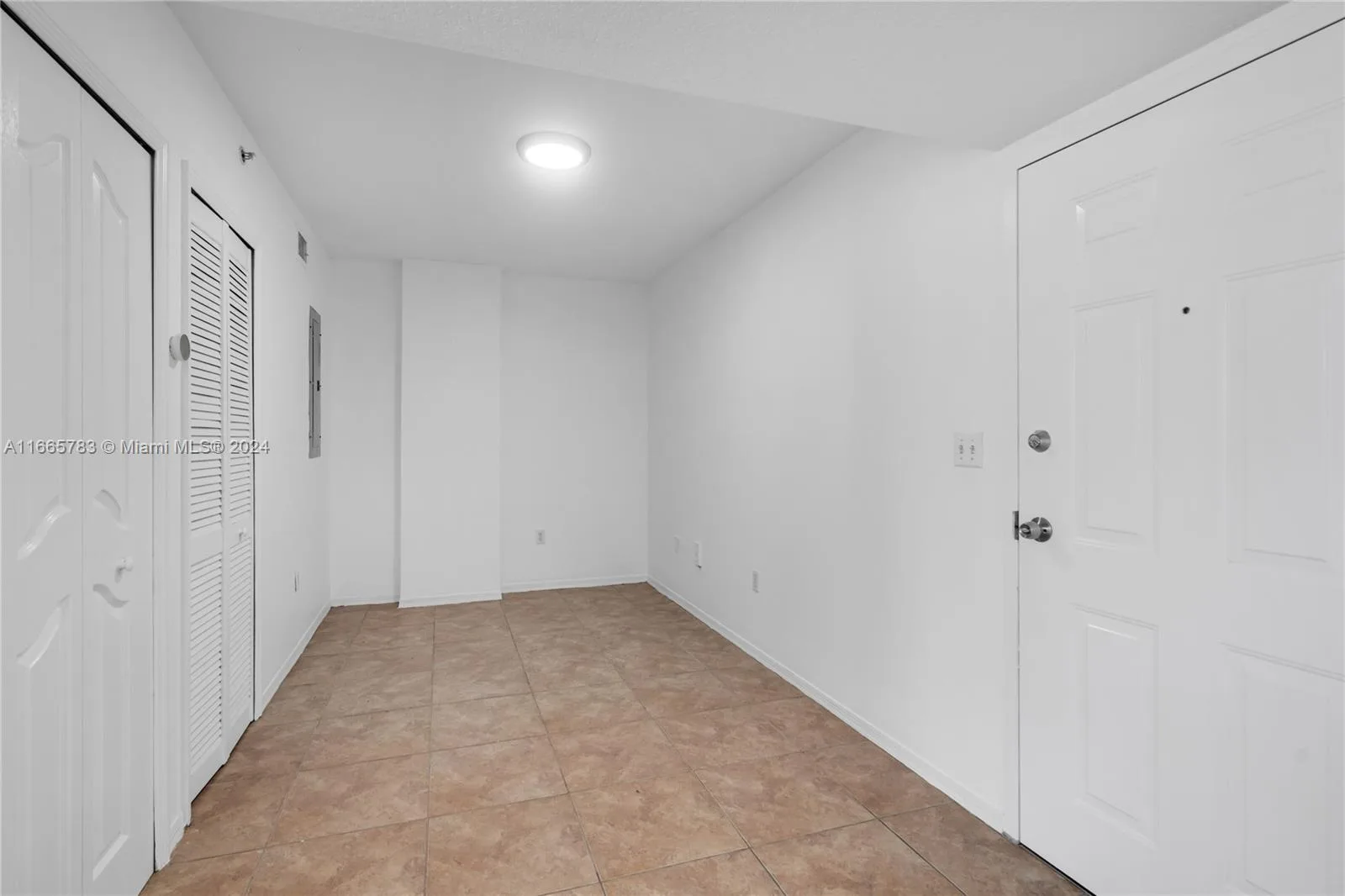 218 NW 12th Ave # 702, Miami, FL 33128 photo 2