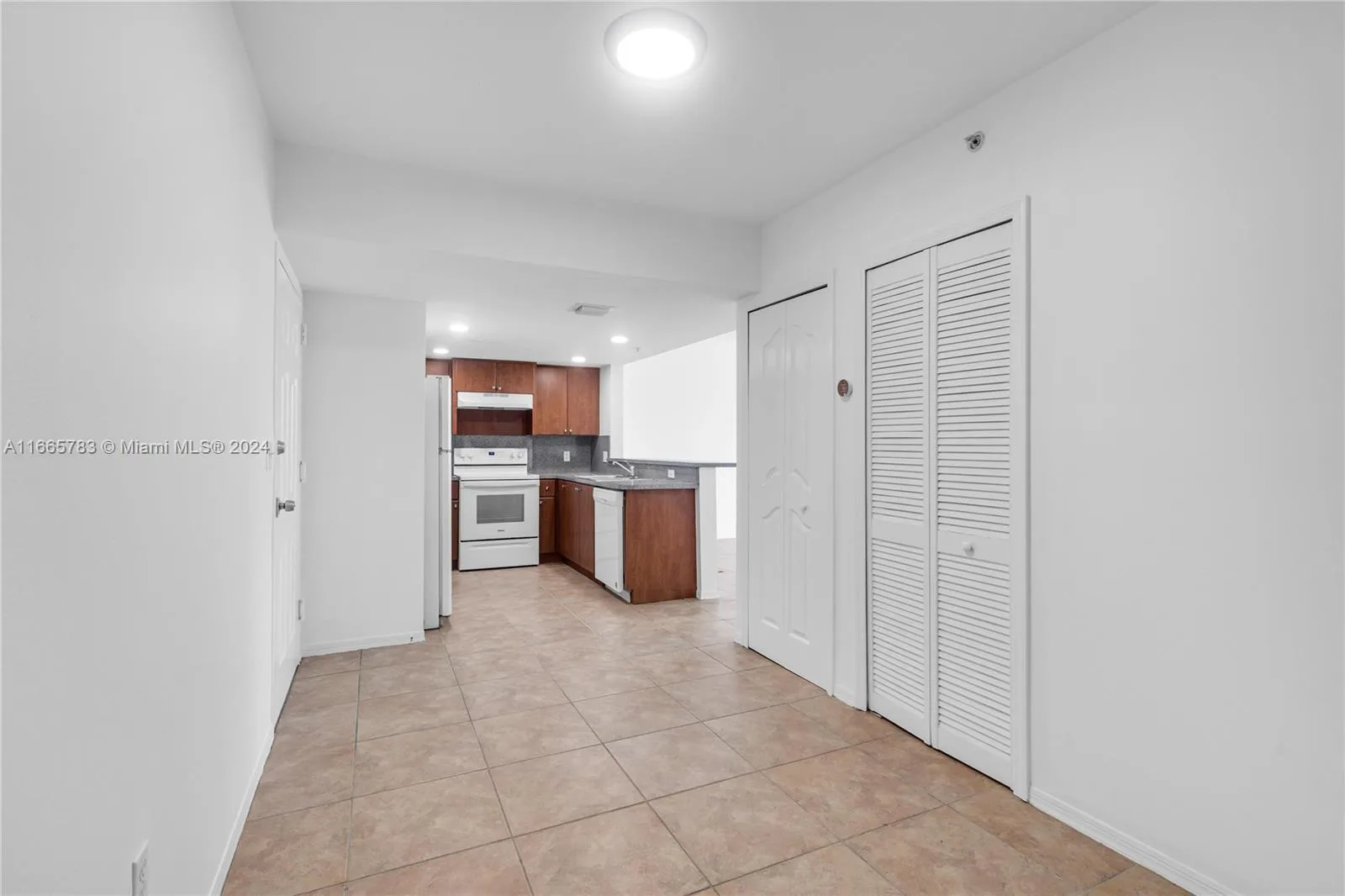 218 NW 12th Ave # 702, Miami, FL 33128 photo 3