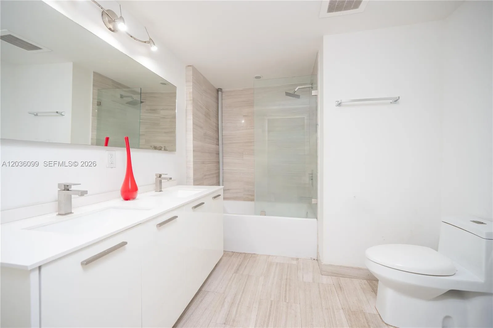 1300 Brickell Bay Dr # 710, Miami, FL 33131 photo 4