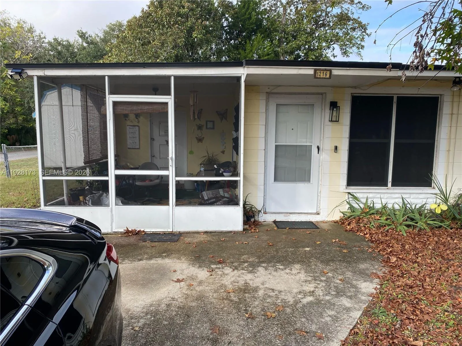 1216 Deneece Terr., Daytona, FL 32117