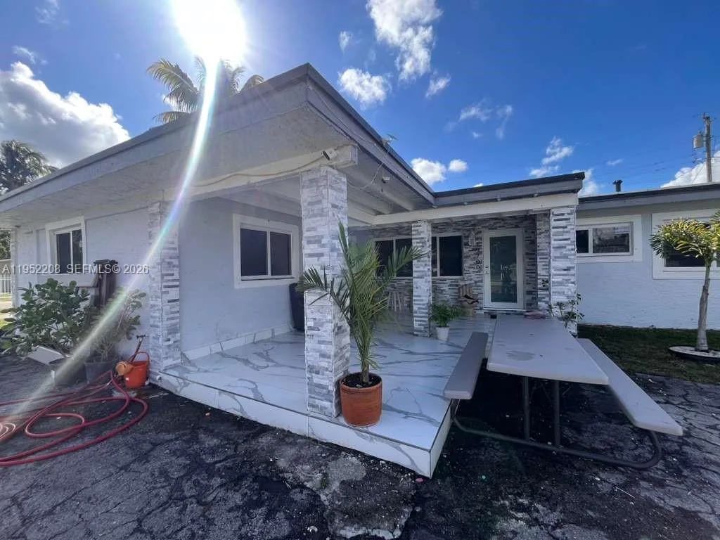 19700 NW 6th Pl, Miami Gardens, FL 33169 photo 6