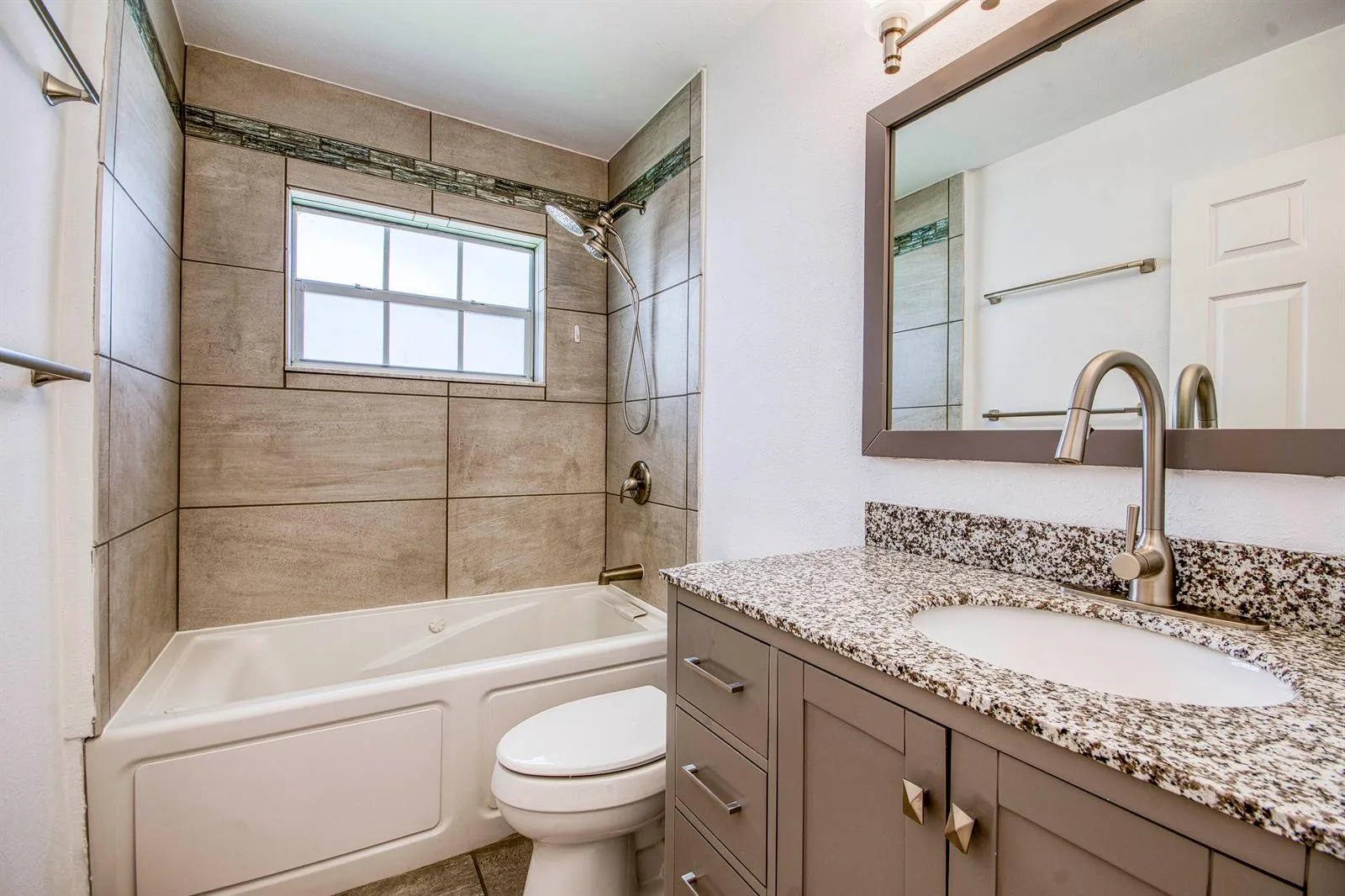 252 Moccasin Trail W, Jupiter, FL 33458 photo 11