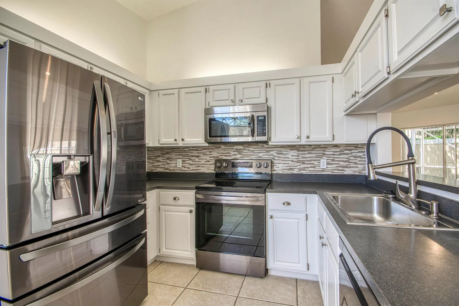 252 Moccasin Trail W, Jupiter, FL 33458 photo 2