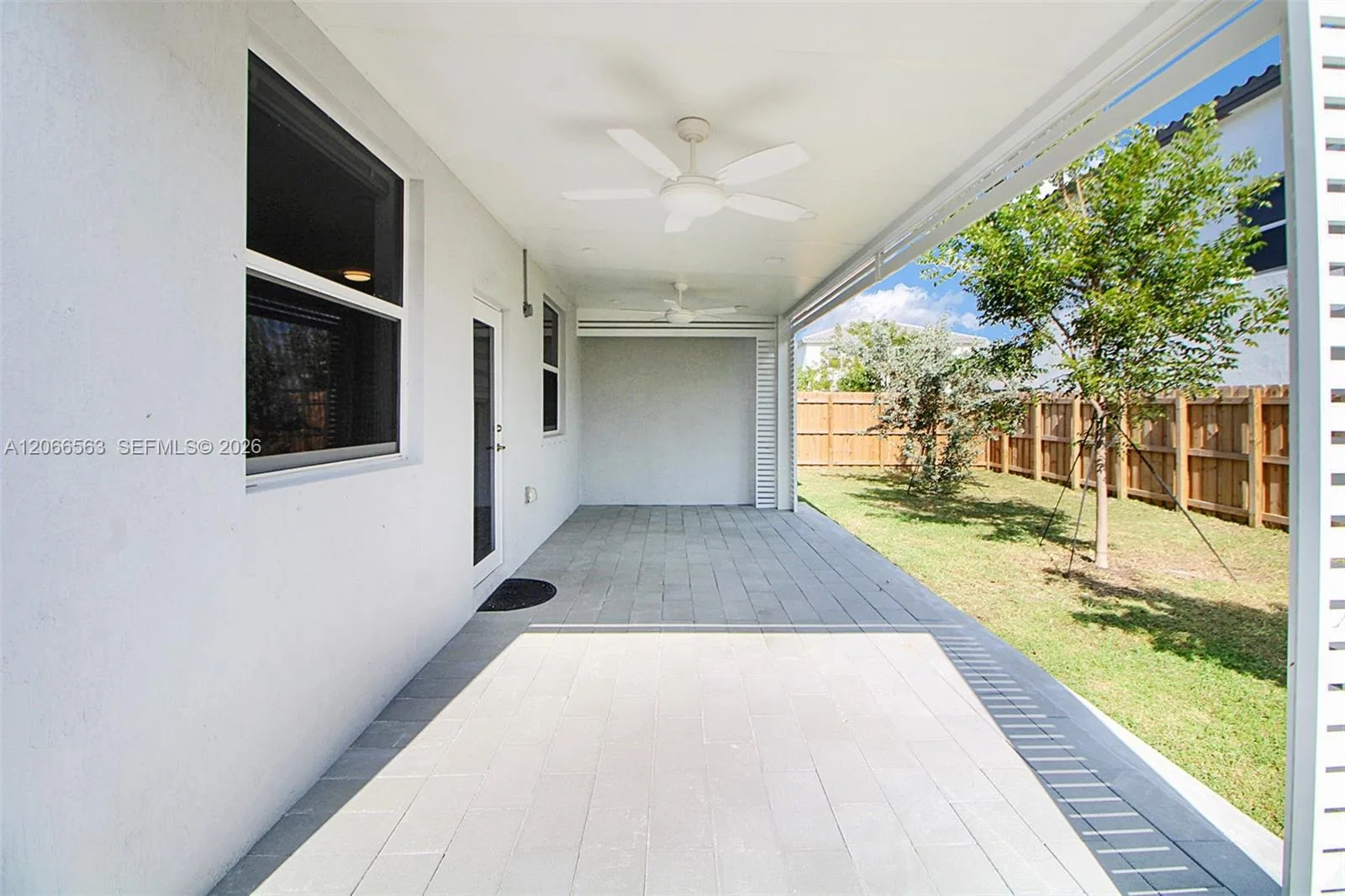 879 SE 26th Ter, Homestead, FL 33035 photo 10