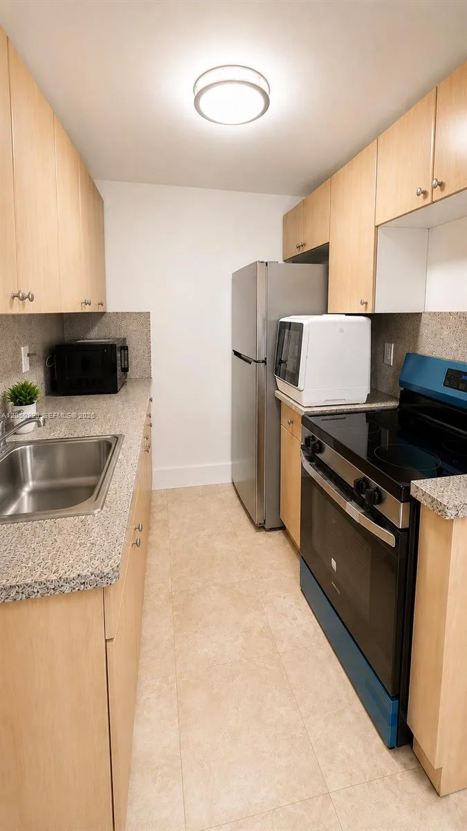 1319 Meridian Ave # 208, Miami Beach, FL 33139 photo 4