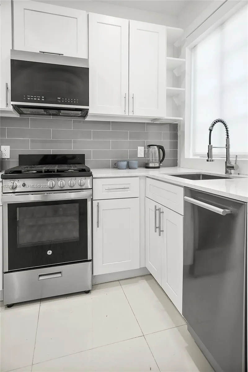 733 Michigan Ave # 6, Miami Beach, FL 33139 photo 11