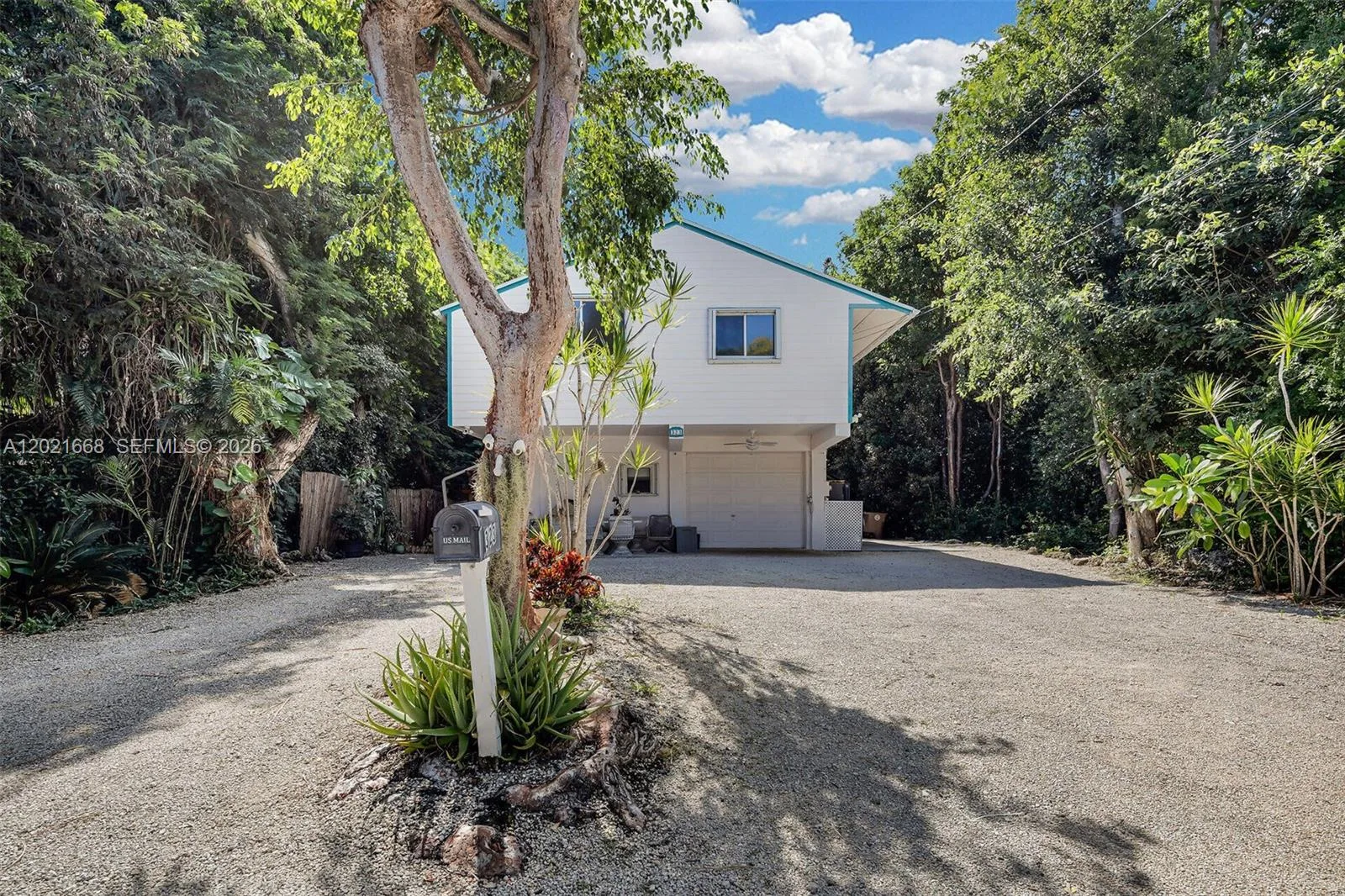 323 Bay View Ave, Key Largo, FL 33037