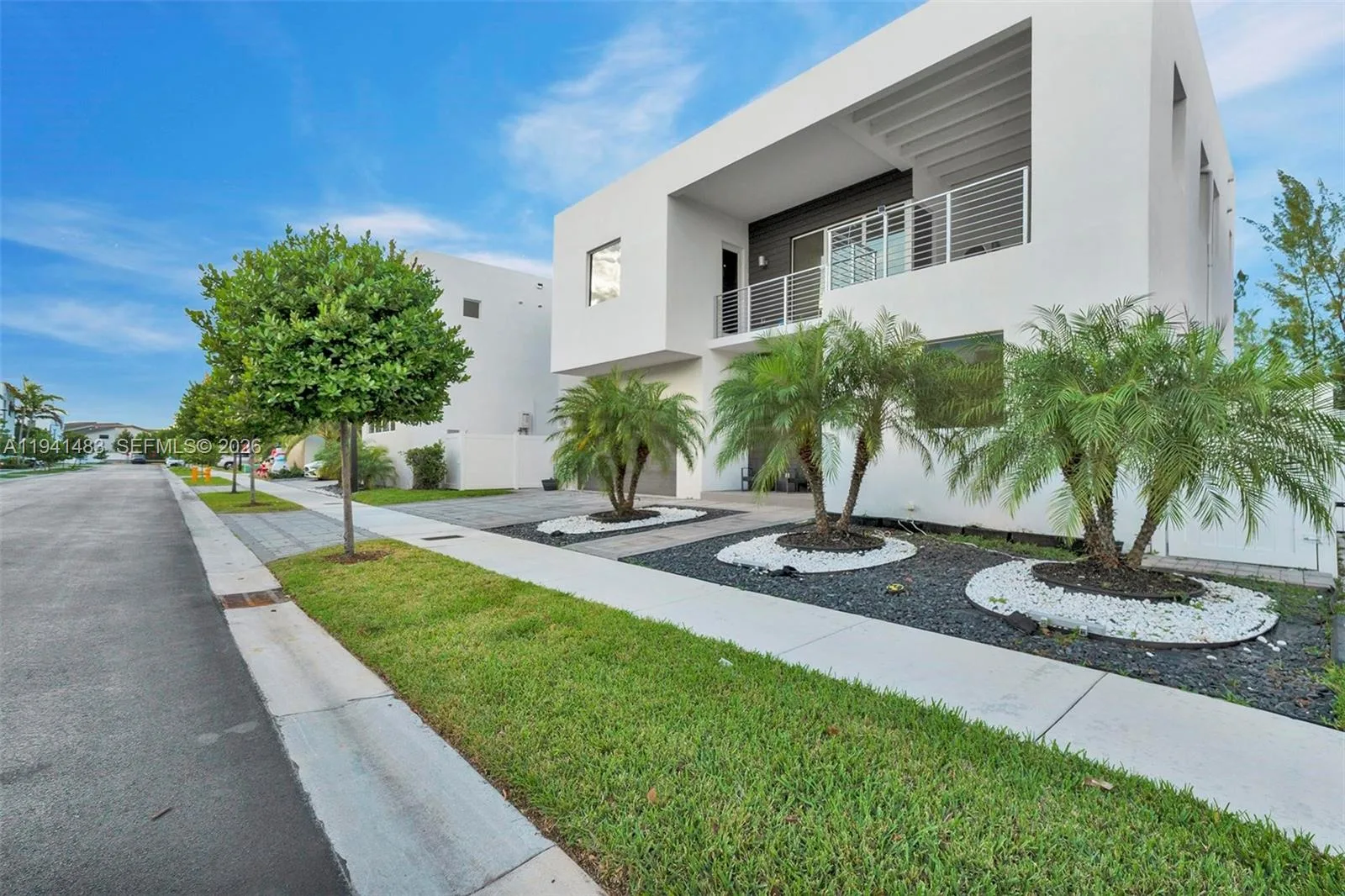 10055 NW 77th St, Doral, FL 33178 photo 4