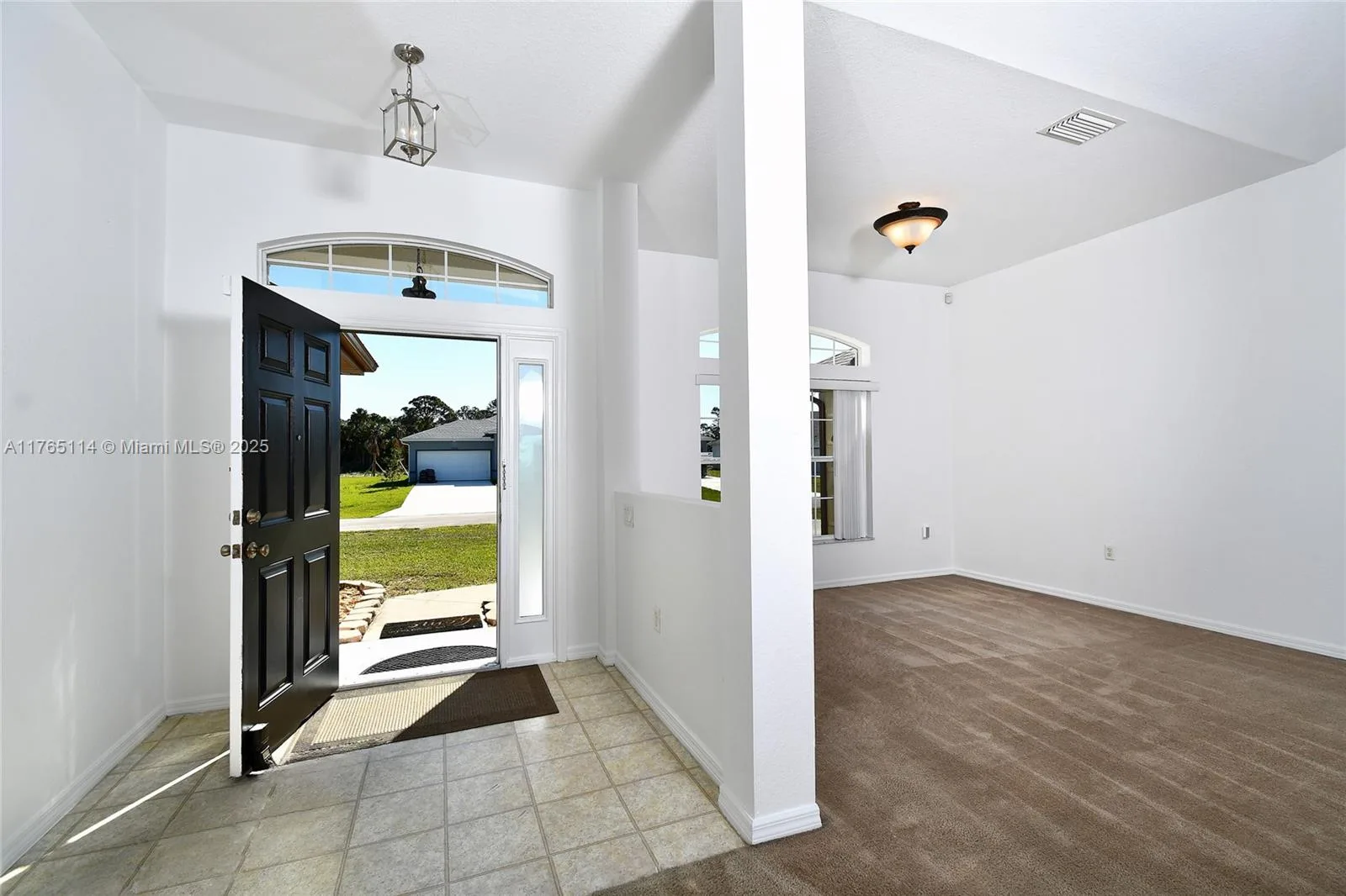 707 Broadway Ave, Lehigh Acres, FL 33976 photo 4