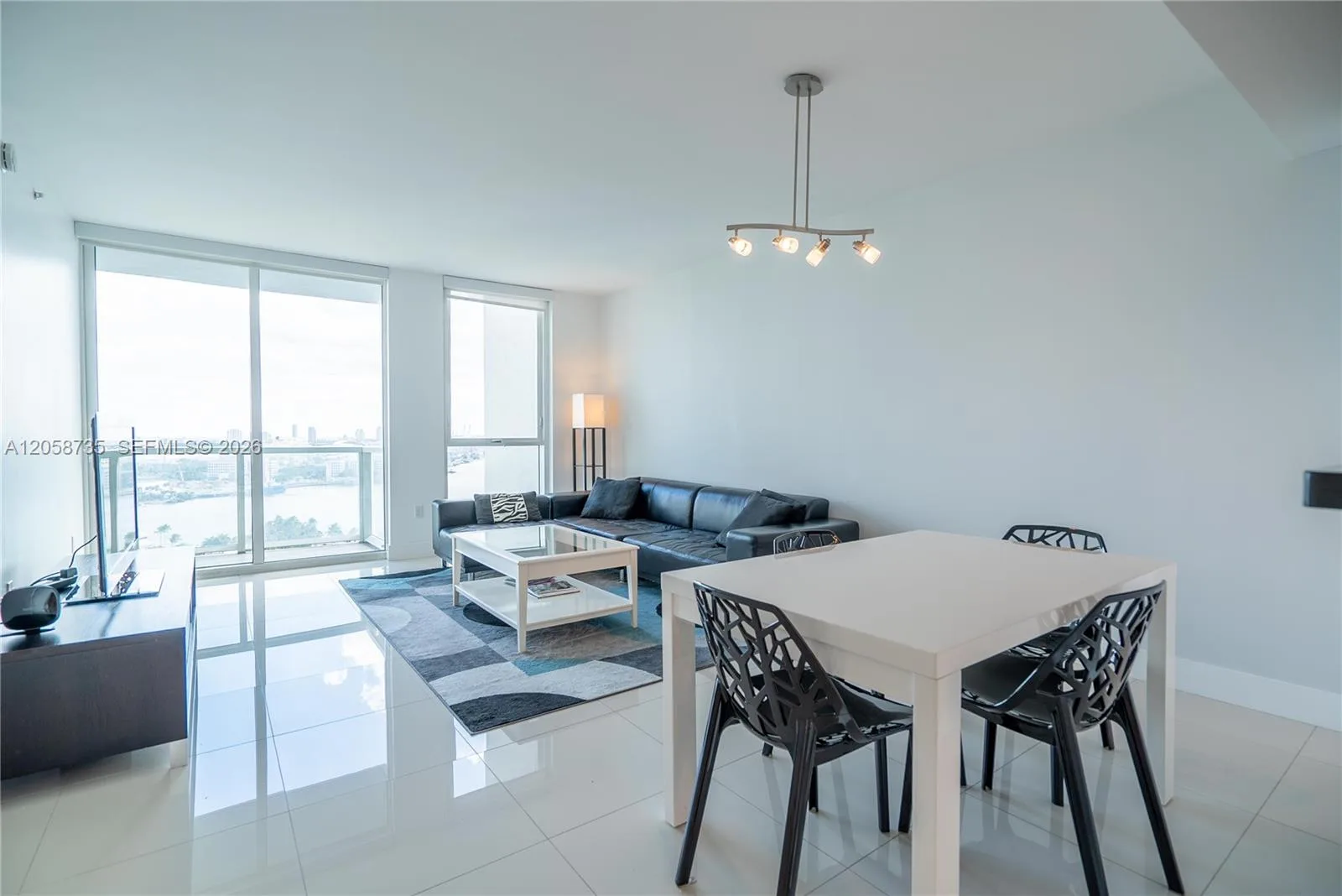 253 NE 2nd St # 2107, Miami, FL 33132 photo 3