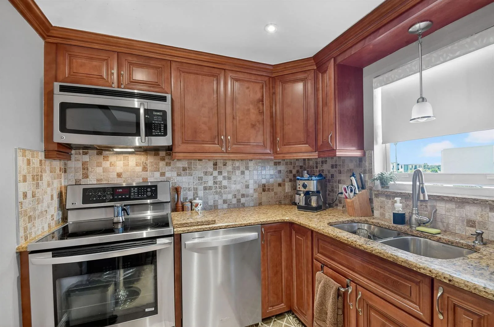 729 Lori Drive # 302, Palm Springs, FL 33461 photo 7