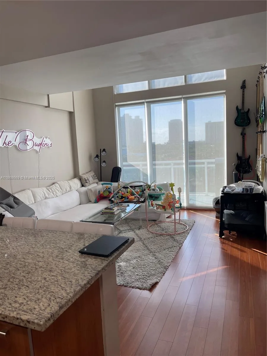 3000 NE 188th St # 706, Aventura, FL 33180