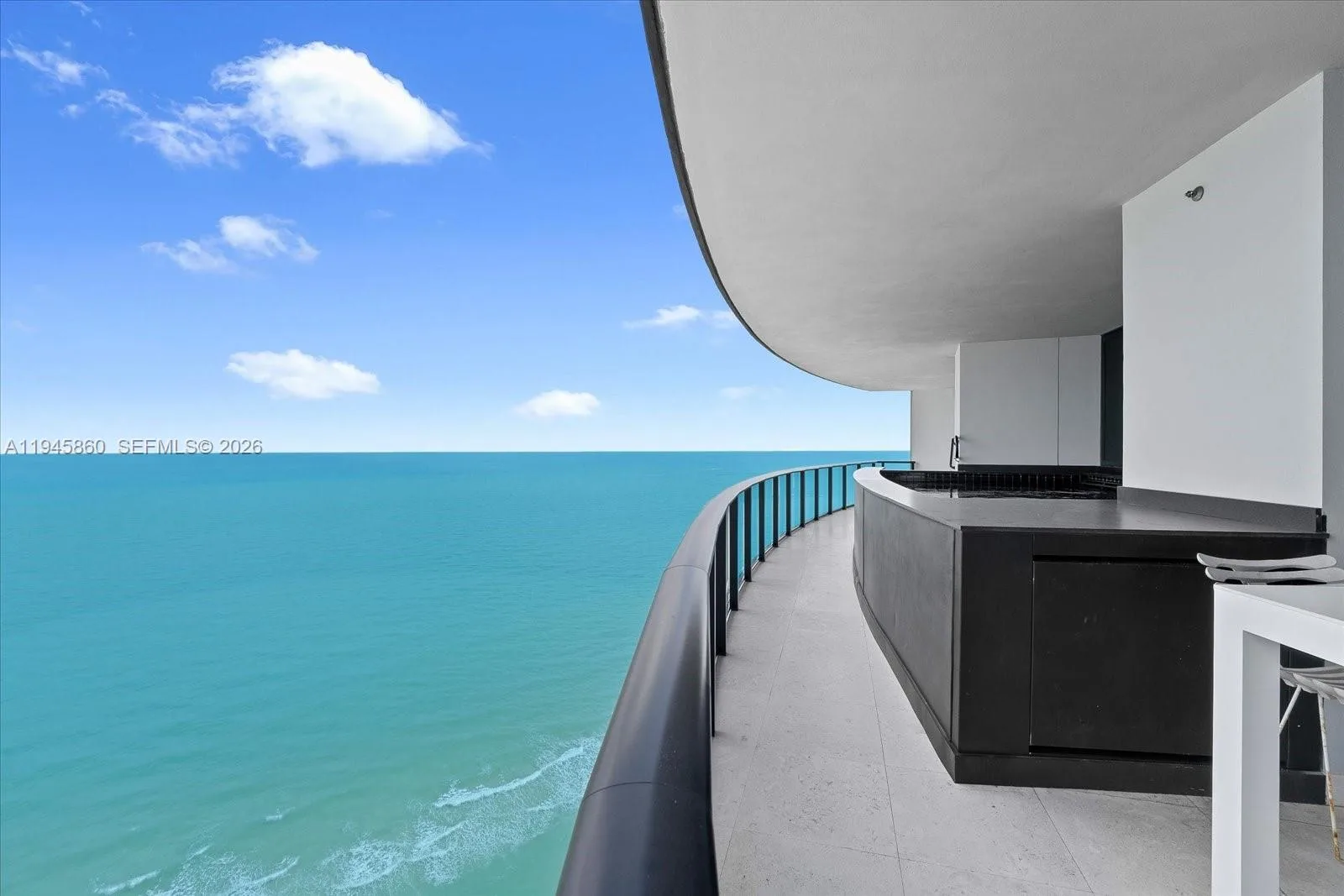 18555 Collins Ave # 3405, Sunny Isles Beach, FL 33160 photo 2