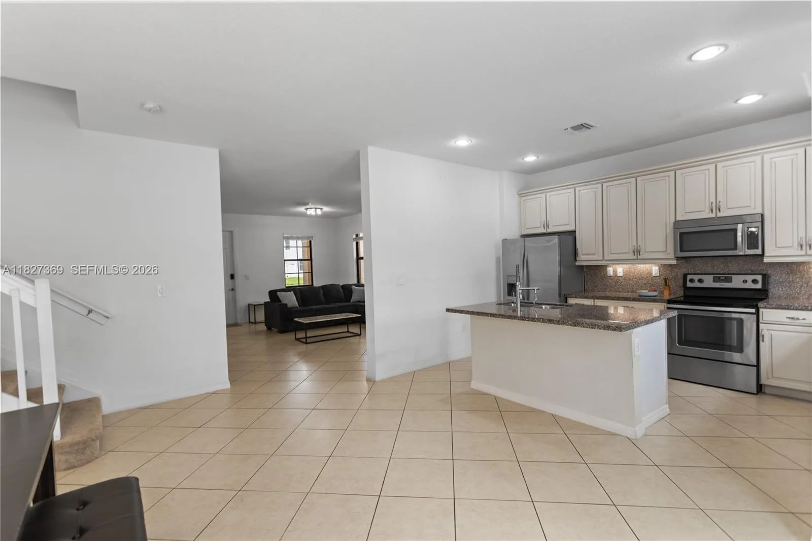 878 NE 191st St, Miami, FL 33179 photo 3