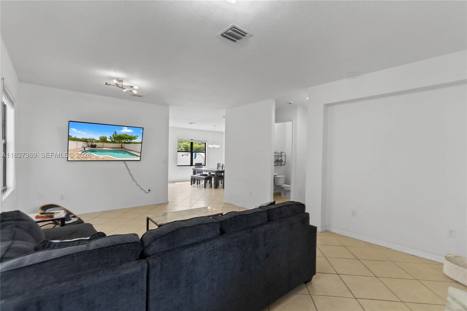 878 NE 191st St, Miami, FL 33179 photo 9