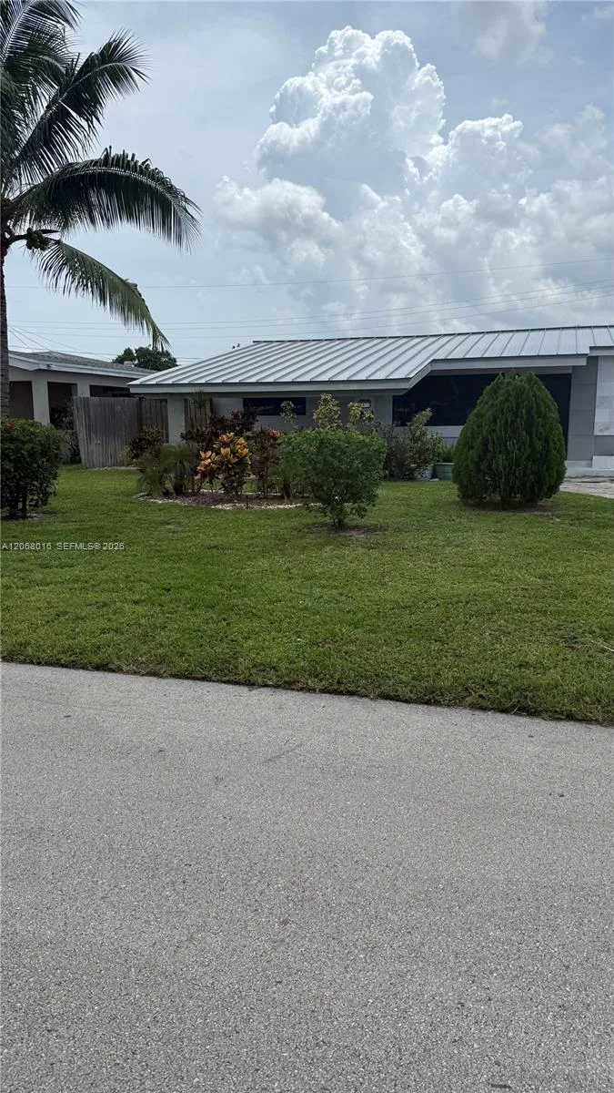 7672 Kismet St, Miramar, FL 33023 photo 2