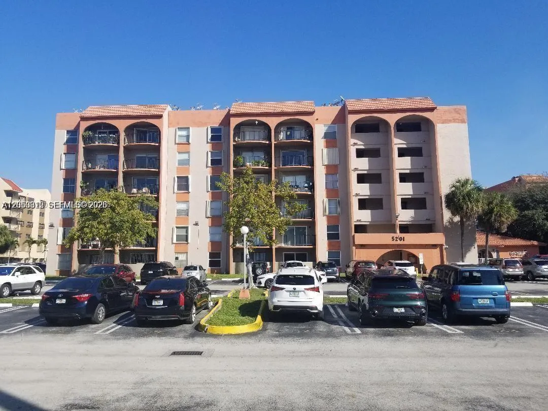 5201 NW 7th St # 408, Miami, FL 33126 — zdjęcie 4