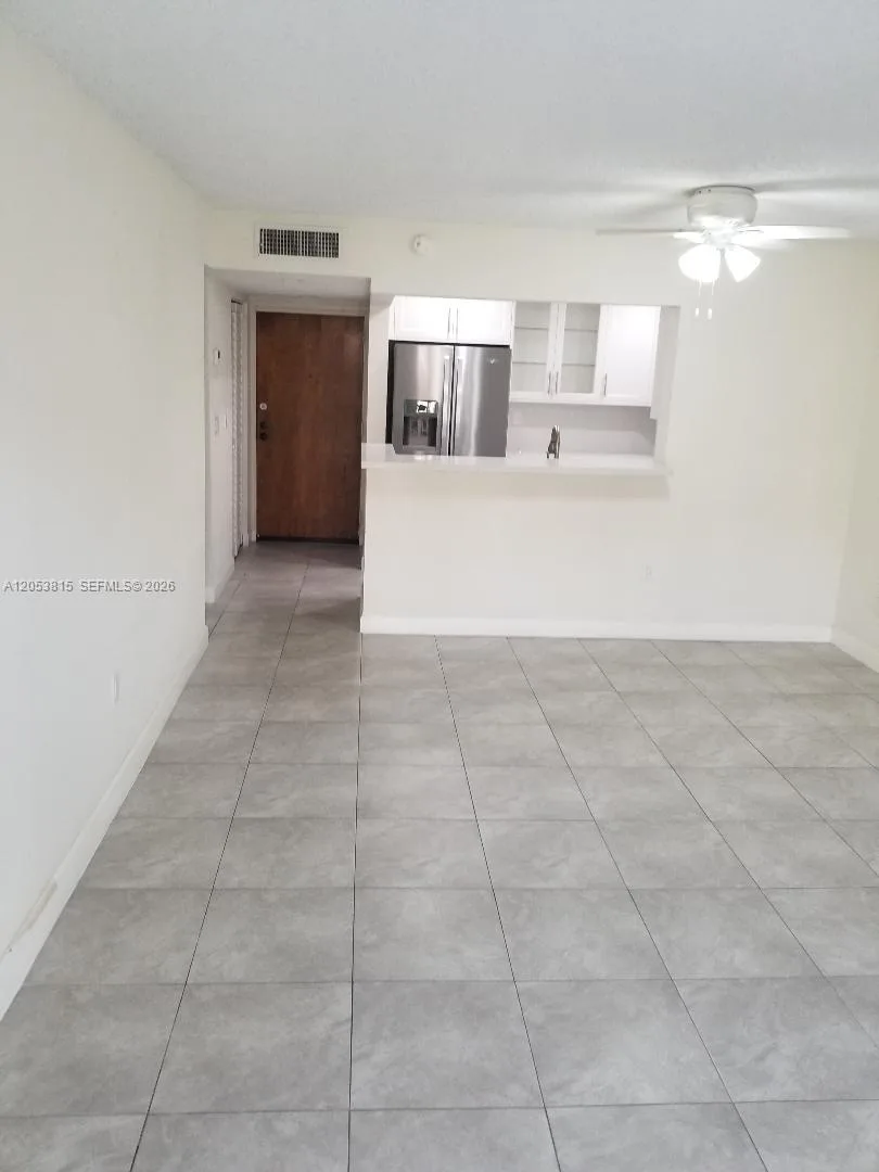5201 NW 7th St # 408, Miami, FL 33126 — zdjęcie 5