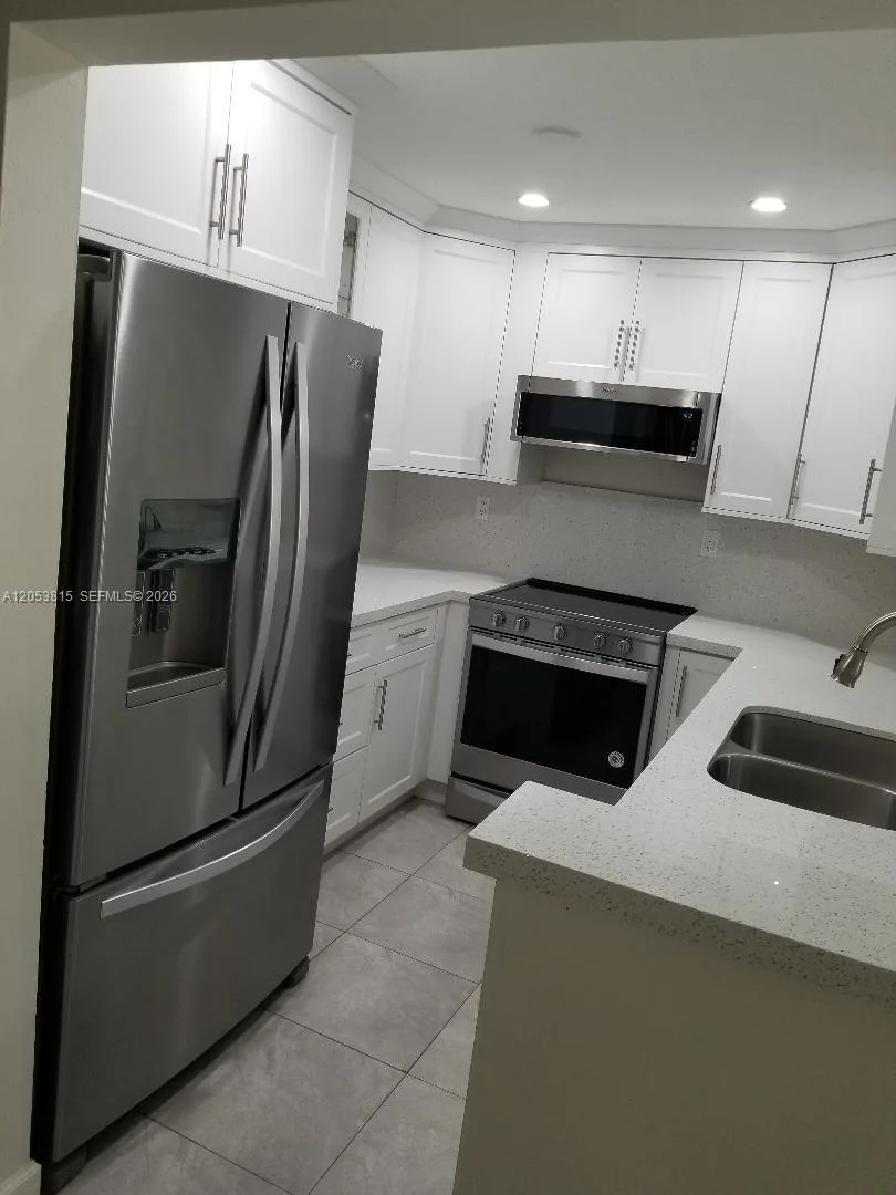 5201 NW 7th St # 408, Miami, FL 33126 photo 6
