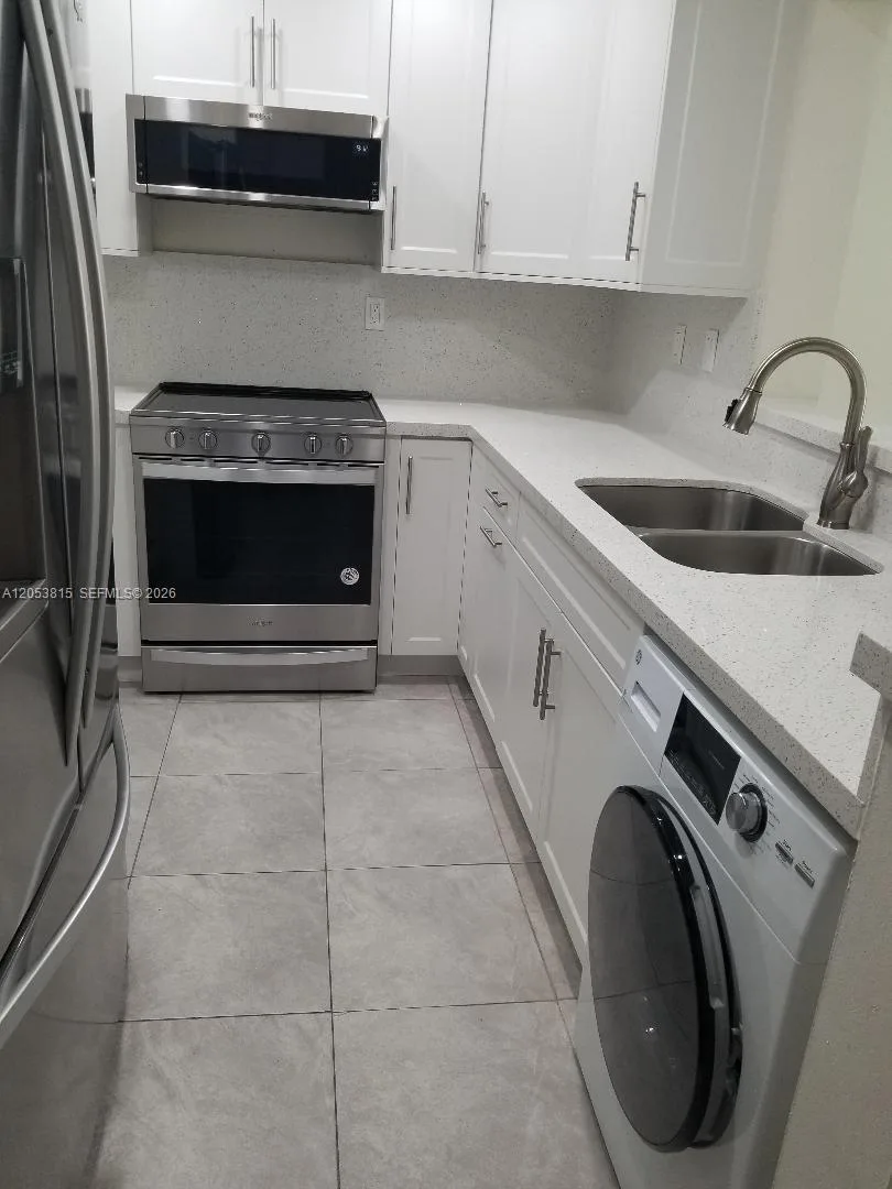 5201 NW 7th St # 408, Miami, FL 33126 photo 9