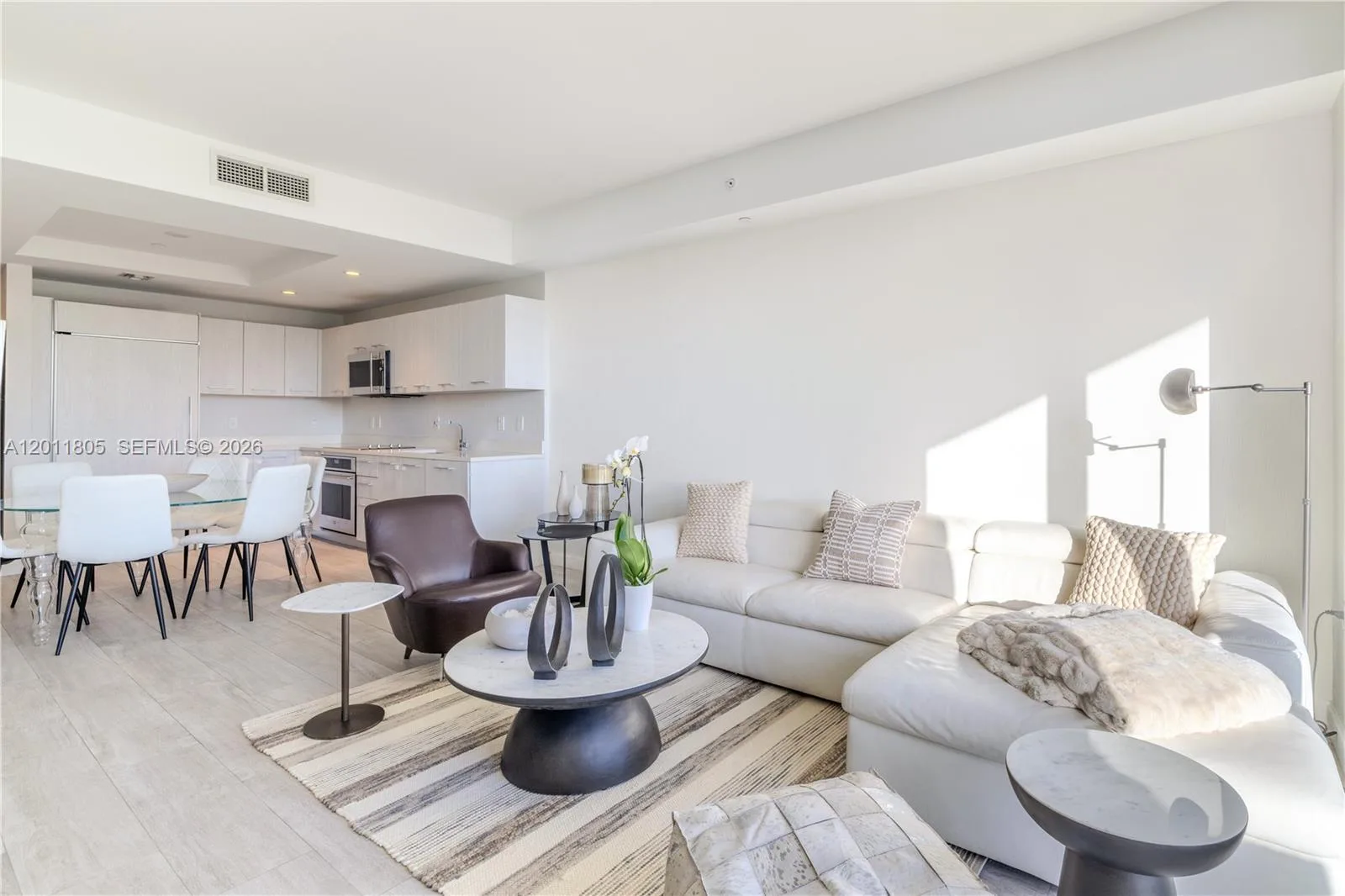 55 SW 9th St # 3404, Miami, FL 33130 photo 2