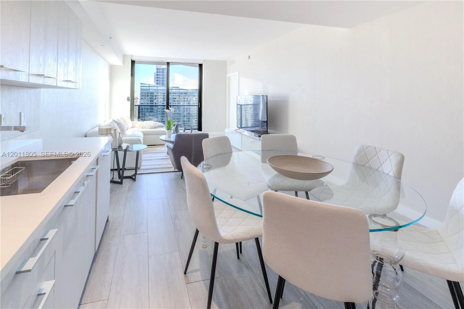 55 SW 9th St # 3404, Miami, FL 33130 photo 4