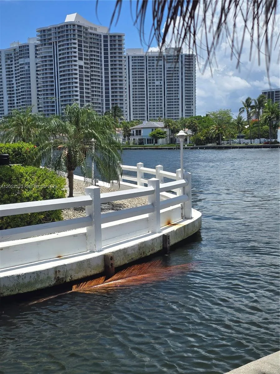 3177 S Ocean Dr # 217, Hallandale Beach, FL 33009