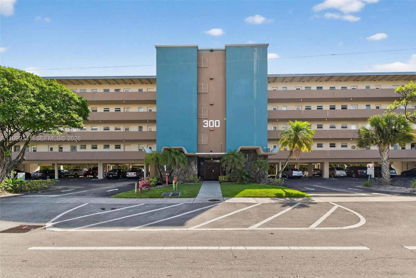 300 NE 14th Ave # 505, Hallandale Beach, FL 33009 photo 3