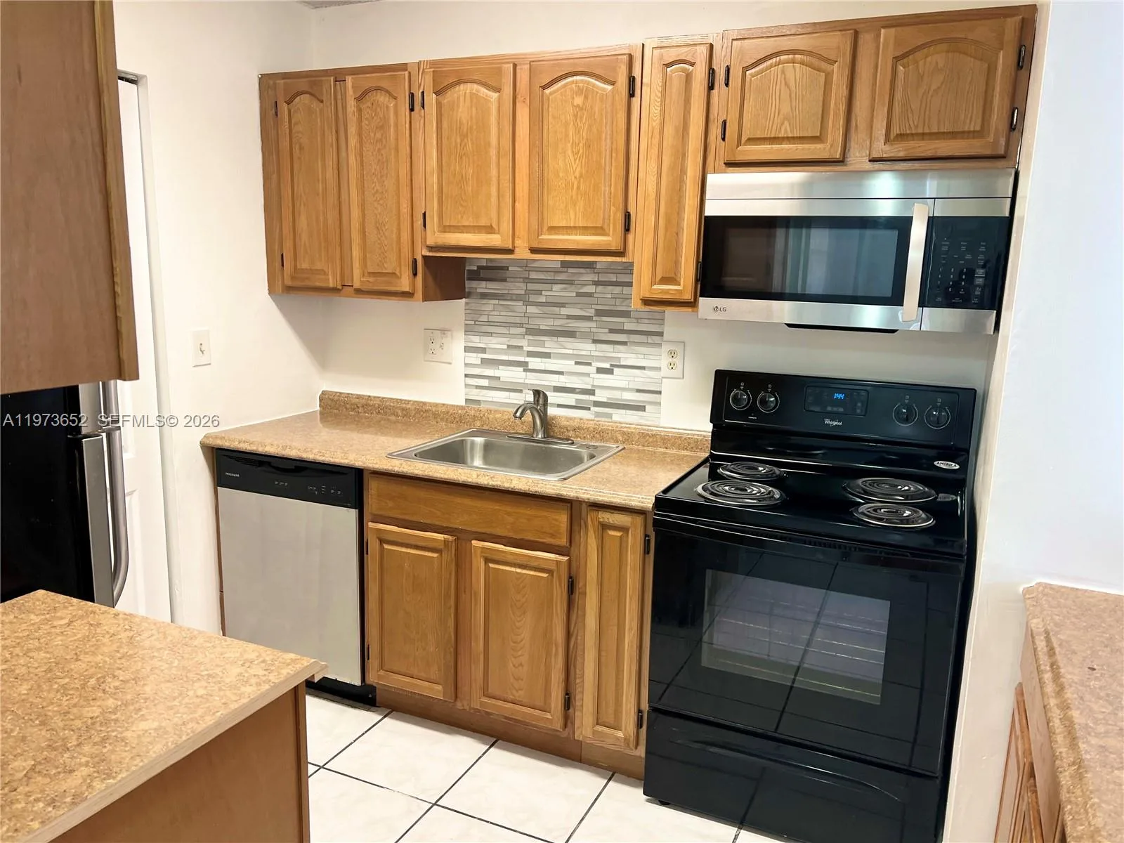 20761 NE 4th Pl # 104, Miami, FL 33179 photo 2