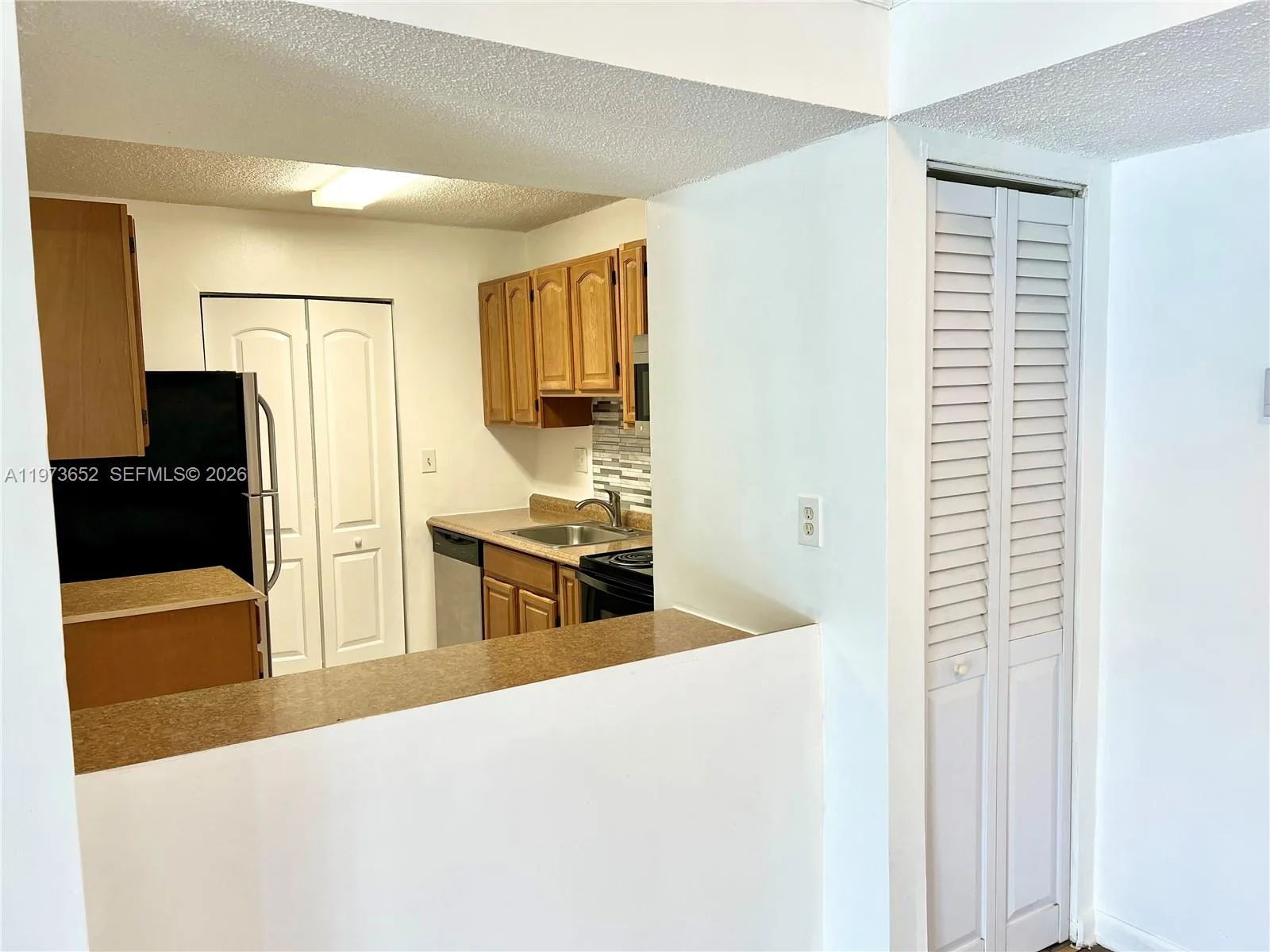 20761 NE 4th Pl # 104, Miami, FL 33179 photo 3