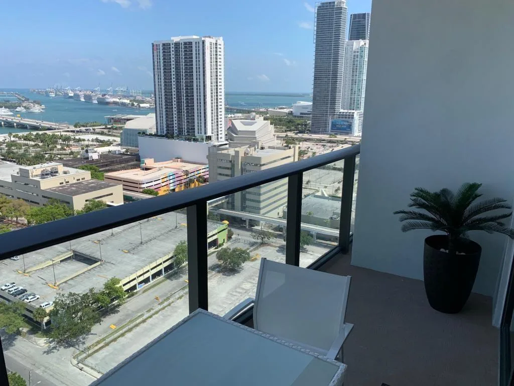 1600 NE 1st Avenue NE # 2402, Miami, FL 33132
