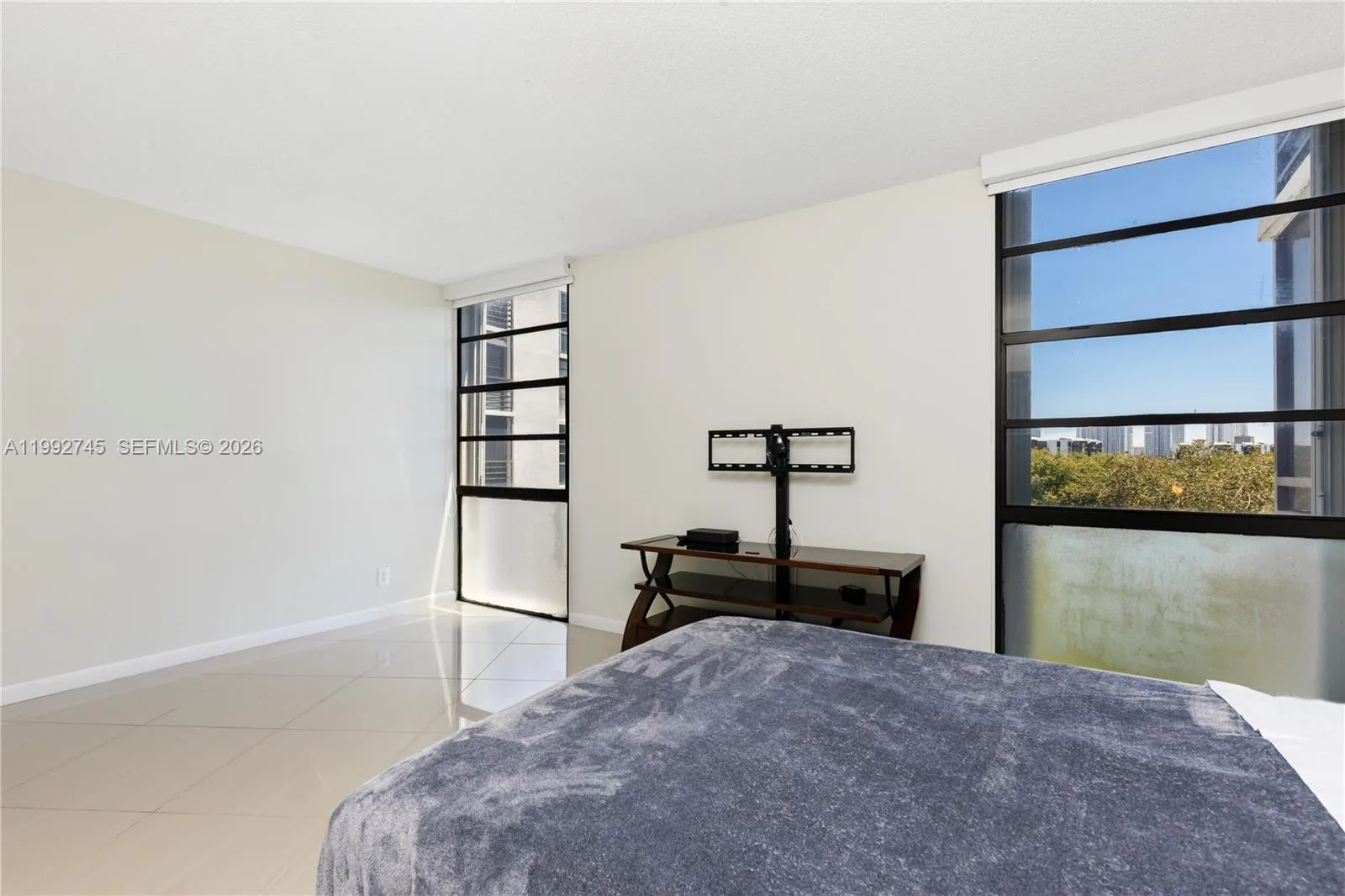 20400 W Country Club Dr # 605, Aventura, FL 33180 photo 11