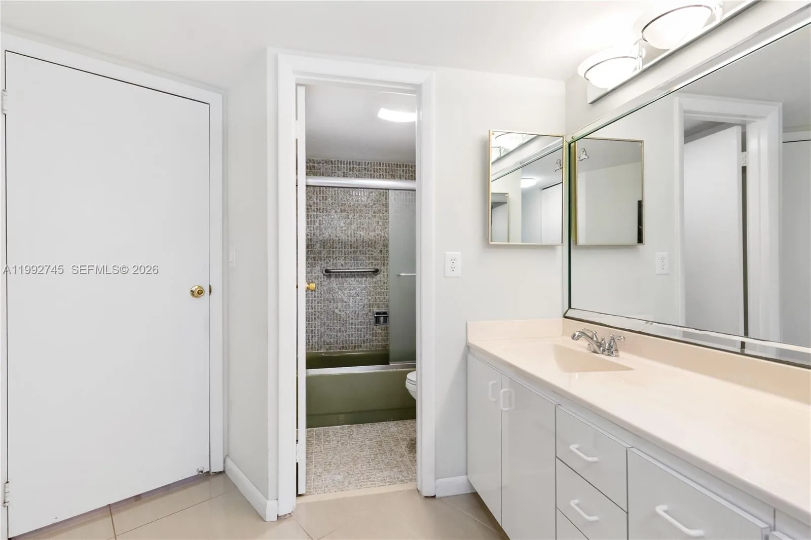 20400 W Country Club Dr # 605, Aventura, FL 33180 photo 12